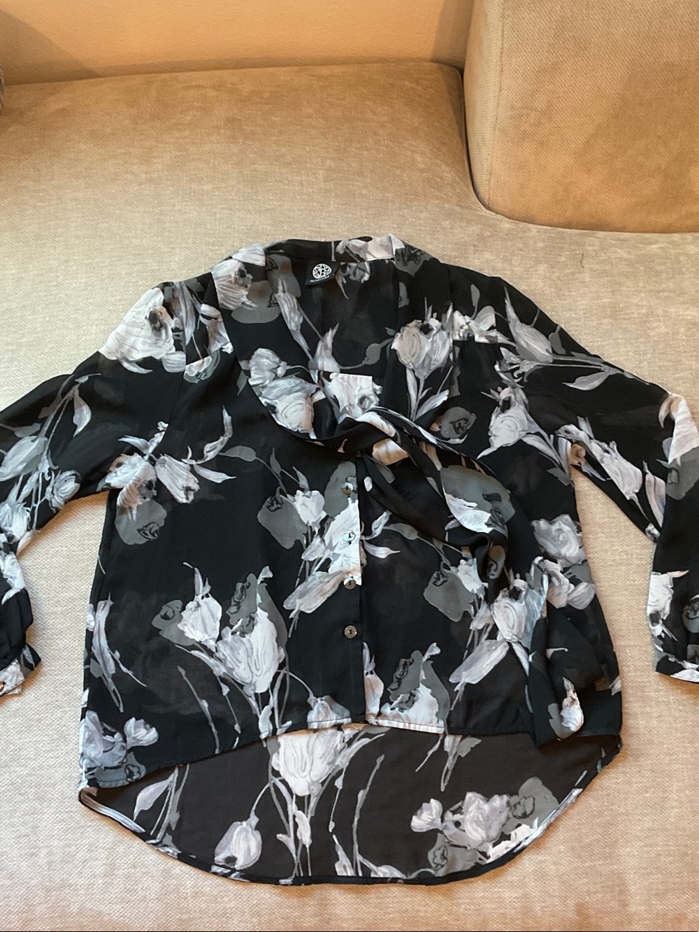 bobeau Black Floral Button-Down Blouse